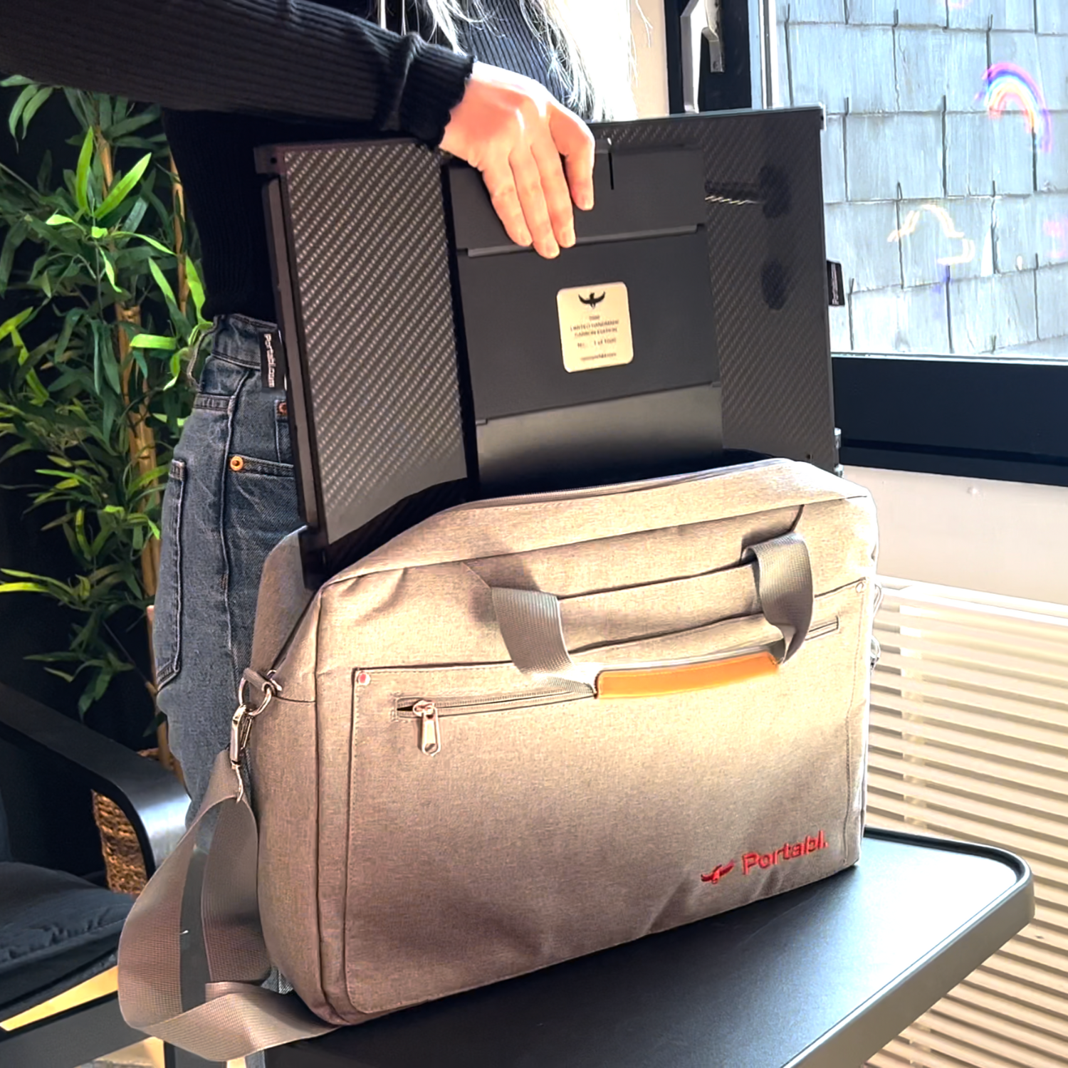 ?Black friday 70% de descuento?Agrega 2 monitores adicionales de 14