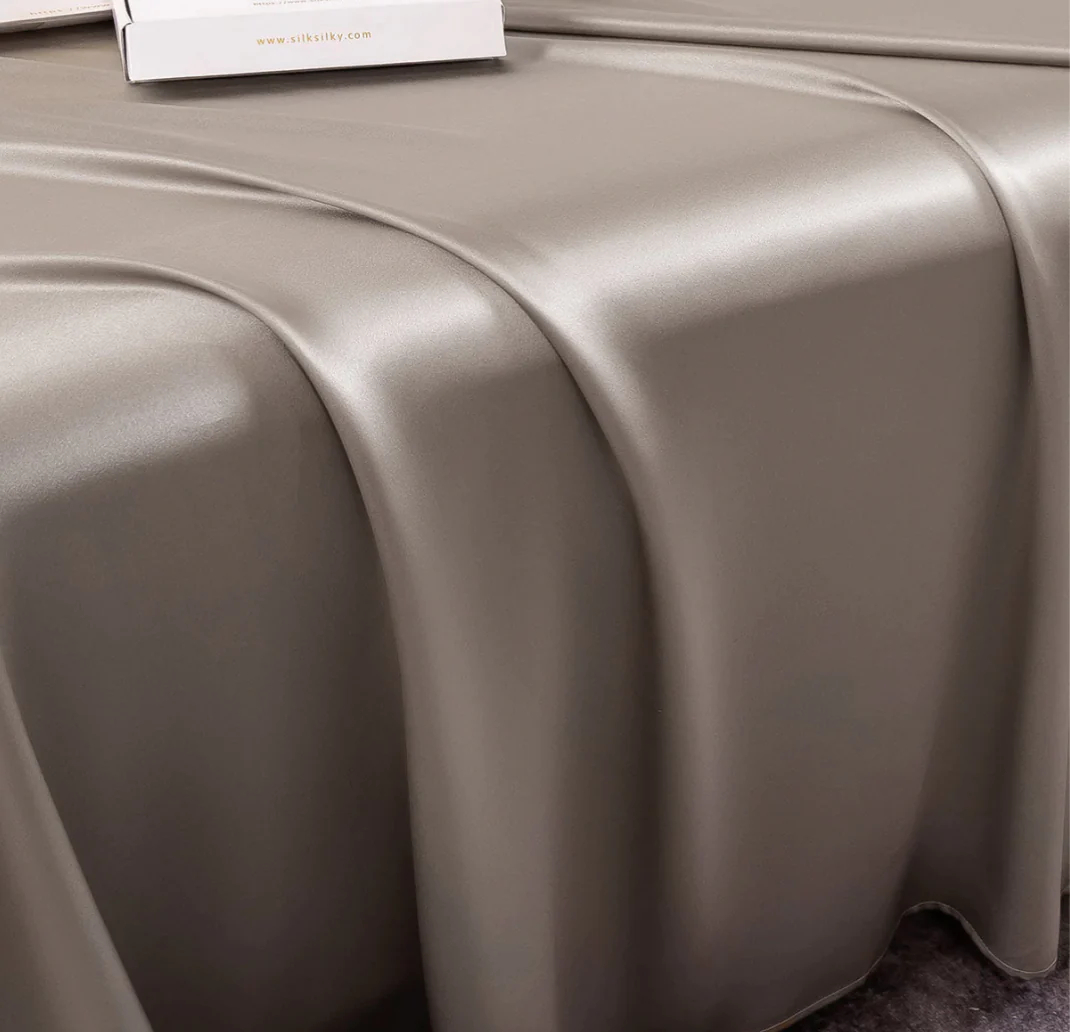 Juego de Seda De 4 Piezas: Sábana Encimera + Sábana Bajera + 2x Fundas De Almohada