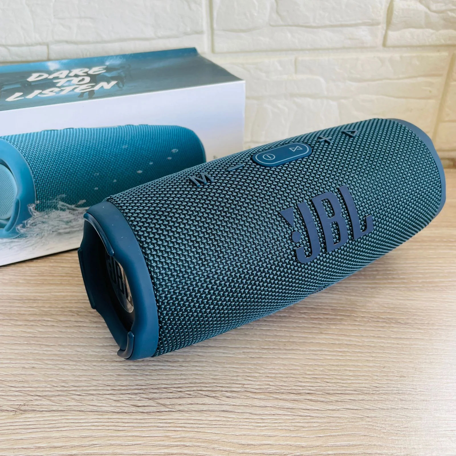 Parlante JBL Charge 5 - El Mejor Sonido en tus manos